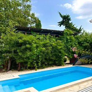 https://bokalu.in-istria.net